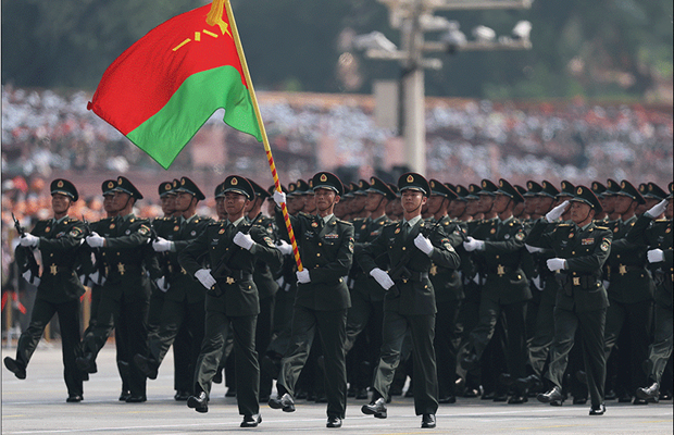 HT Party Committee watches military parade broadca...